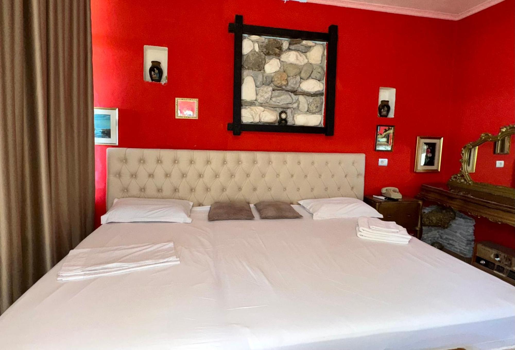 Hotel Vila "Oda E Miqve" Avlonya Dış mekan fotoğraf
