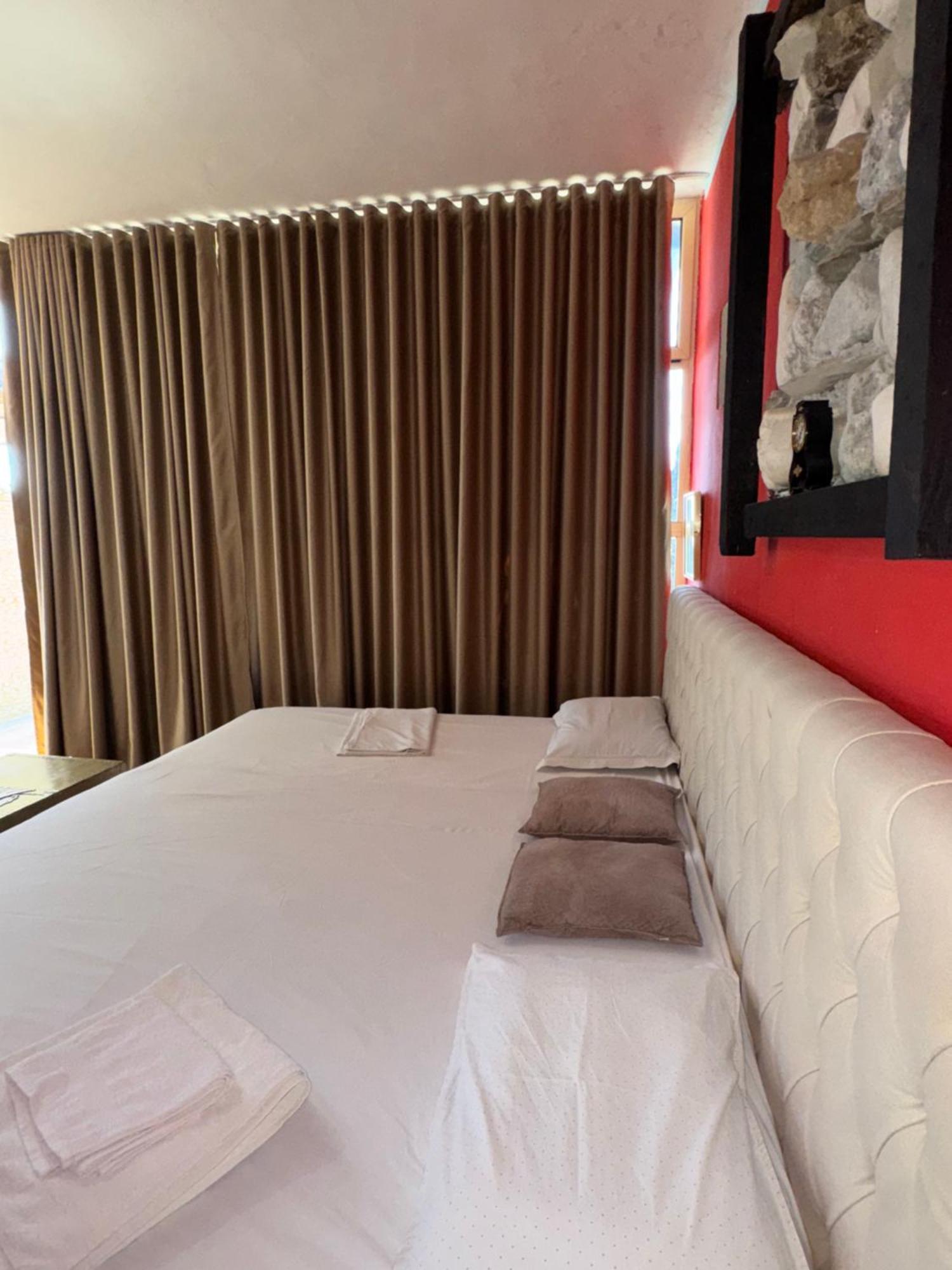 Hotel Vila "Oda E Miqve" Avlonya Dış mekan fotoğraf