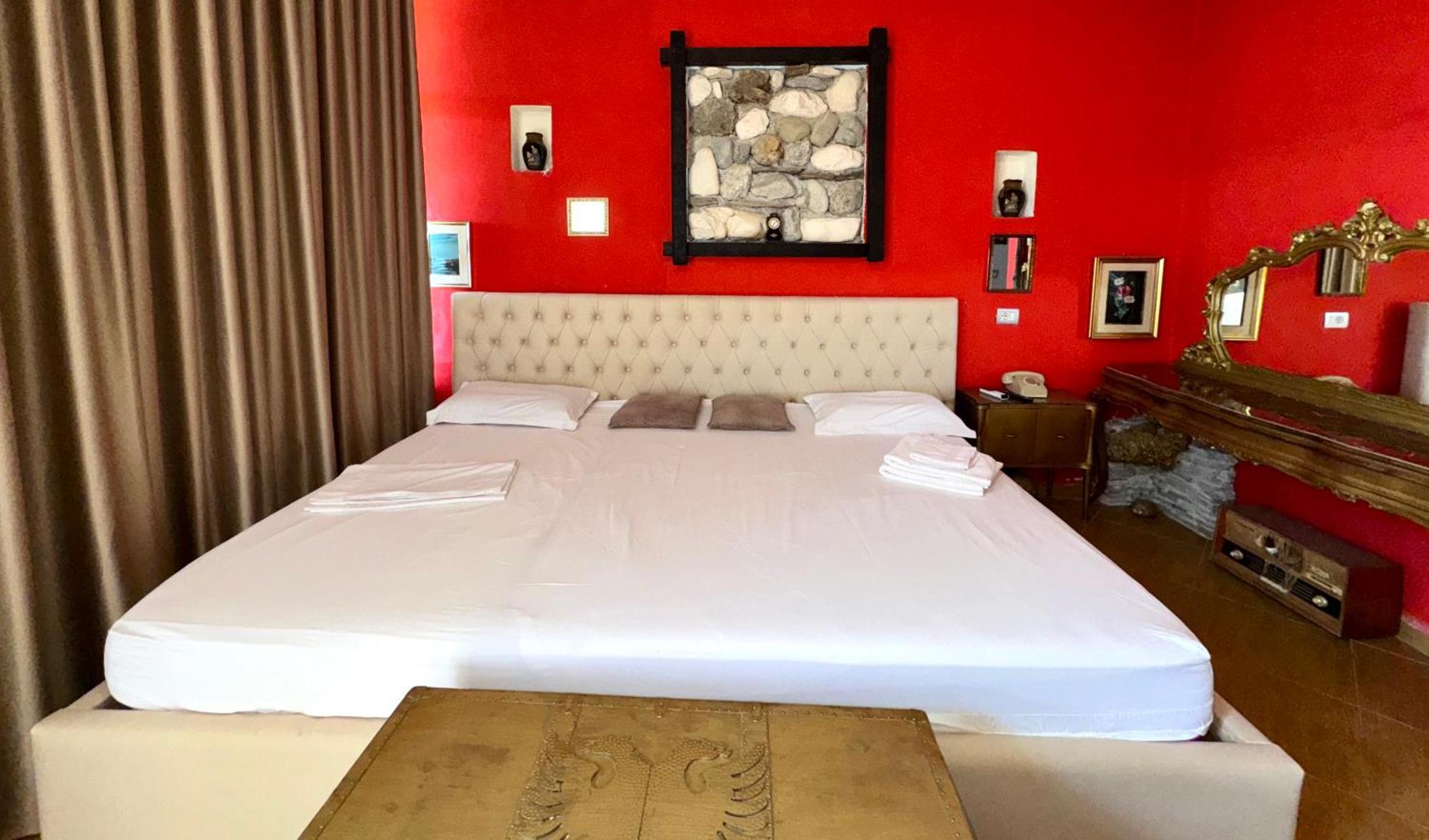 Hotel Vila "Oda E Miqve" Avlonya Dış mekan fotoğraf