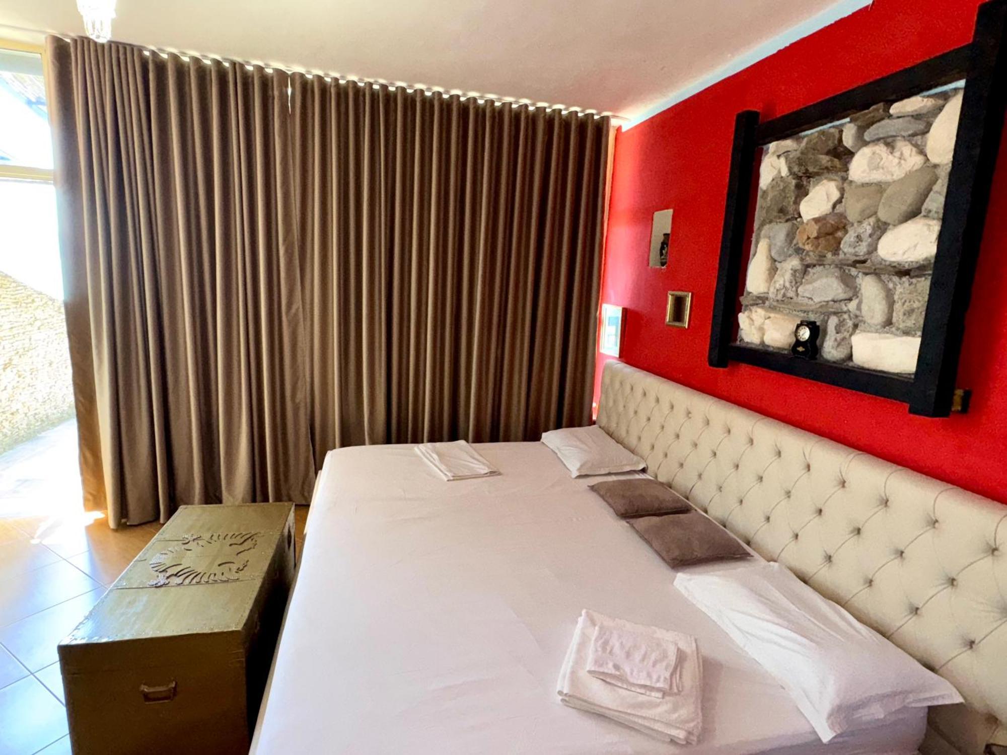 Hotel Vila "Oda E Miqve" Avlonya Dış mekan fotoğraf