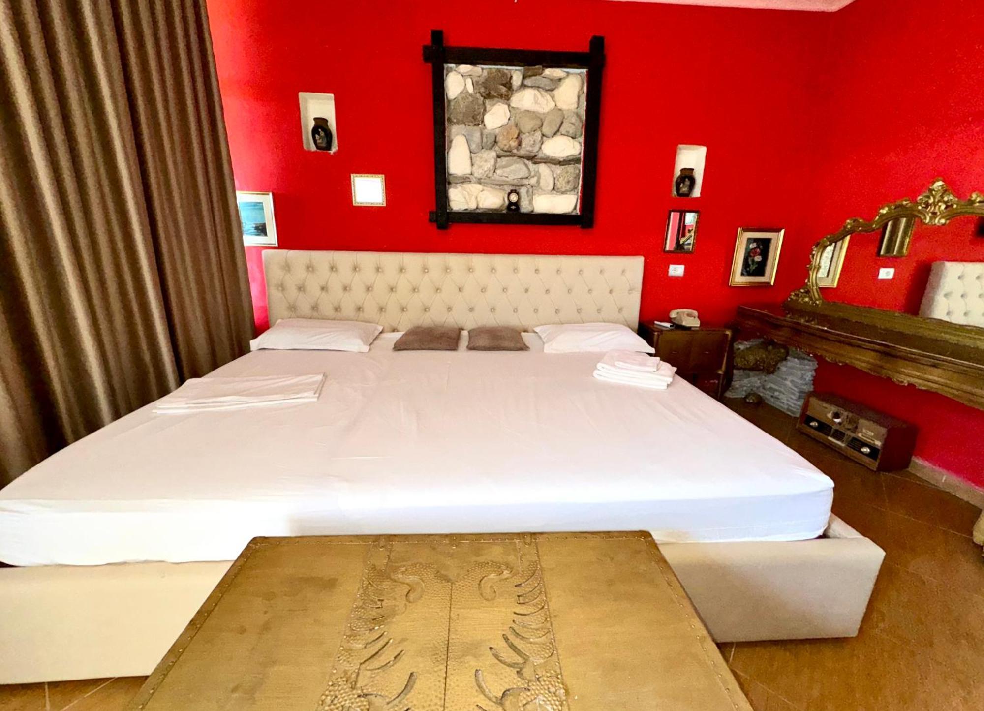 Hotel Vila "Oda E Miqve" Avlonya Dış mekan fotoğraf